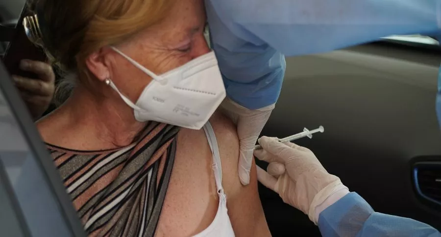 Segunda dosis de vacuna Moderna se podrá aplicar a los 84 días en Colombia