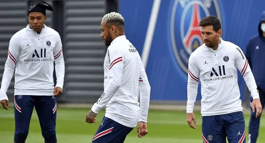 Lionel Messi debutará con el París Saint-Germain este domingo ante el Reims por Ligue 1. Kylian Mbappé y Neymar también fueron convocados.