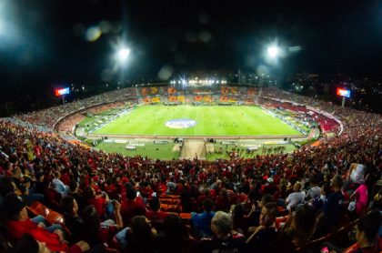 Hinchas del América, afuera de juegos en Medellín hasta 2023