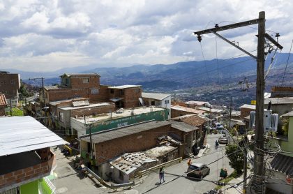 Foto de un sector de Medellín ilustra nota sobre adolescente que murió por tomarse una selfi