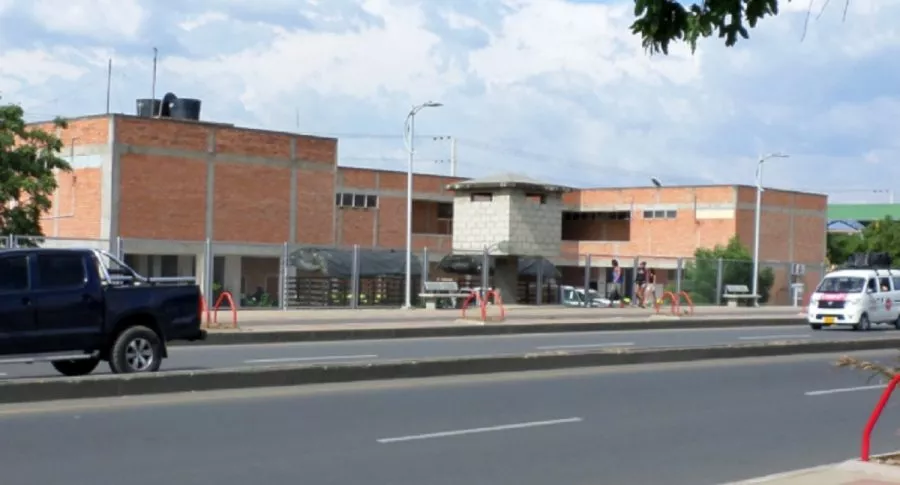 Explosión en estación de Policía de Cúcuta deja un uniformado herido