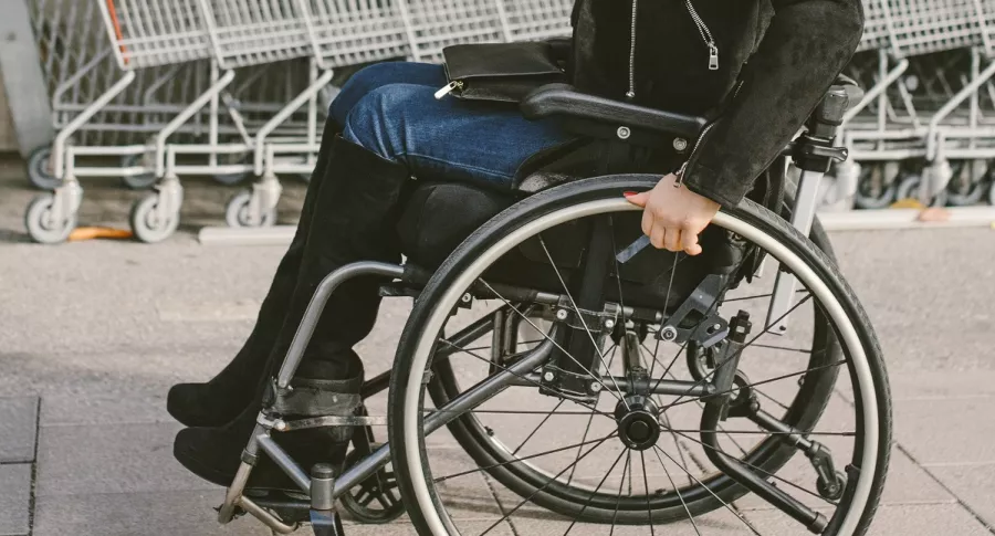 Video de mujer en silla de ruedas discriminada en Venezuela