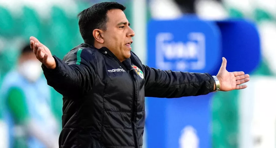 César Farías, técnico de Bolivia, pidió penalti ante Colombia en Eliminatorias. Imagen del técnico venezolano.