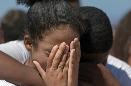 Imagen de niñña llrando ilustra artículo Cadena perpetua: magistrada dice por qué se cayó ley contra agresores de niños