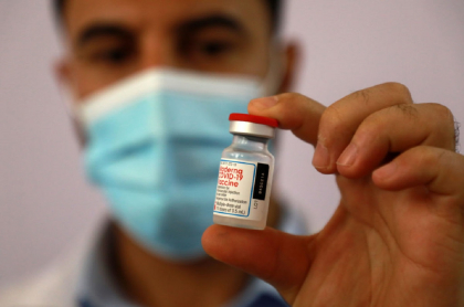 Imagen de vacuna de Moderna contra COVID-19, que ilustra nota; en Colombia, Gobierno dirá cuándo llegarán dosis