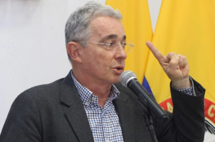 Epa Colombia y Álvaro Uribe: expresidente sube memes de su reunión