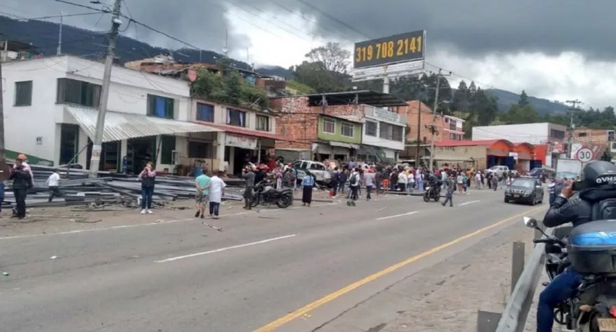 Imagen del accidente en la vía Bogotá - Girardot; cómo están los heridos del choque