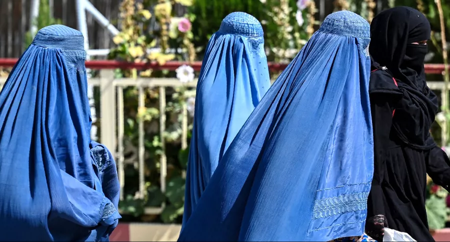 Talibanes dan latigazos a mujeres en Afganistán en medio de protestas. Imagen de referencia.