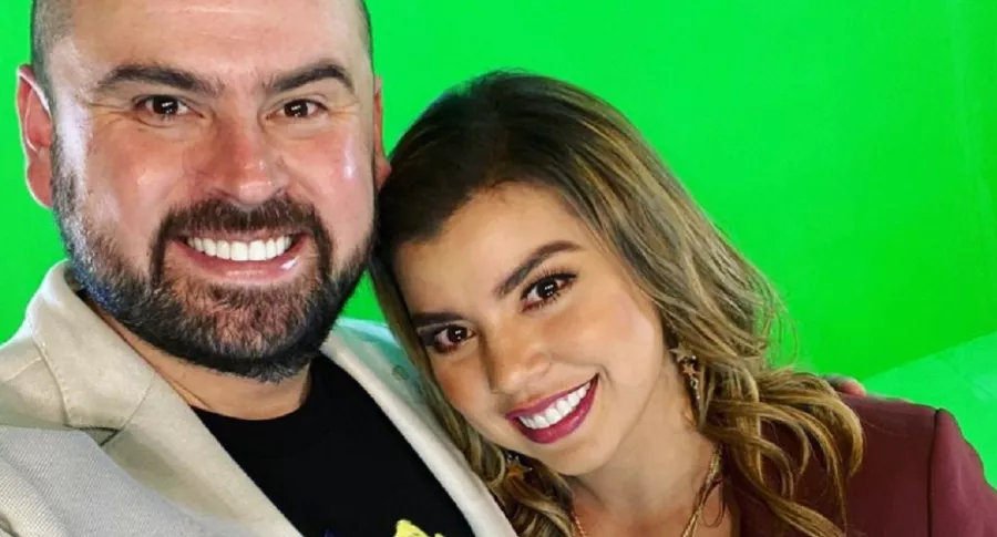 Selfi de Ricardo Quevedo y Liss Pereira, que anunció que se casa