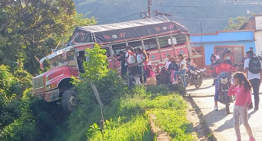 Bus escalera para nota de incidente con estudiantes en Páez, Cauca