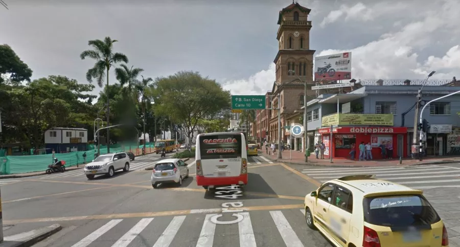 Avenida principal de la comuna 14, sector El Poblado, en Medellín.