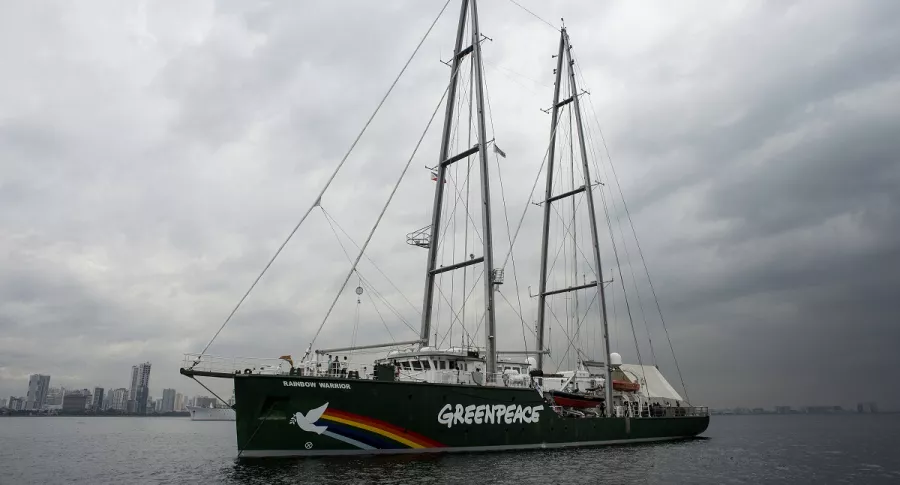 Rainbow Warrior, el buque insignia de Greenpeace.