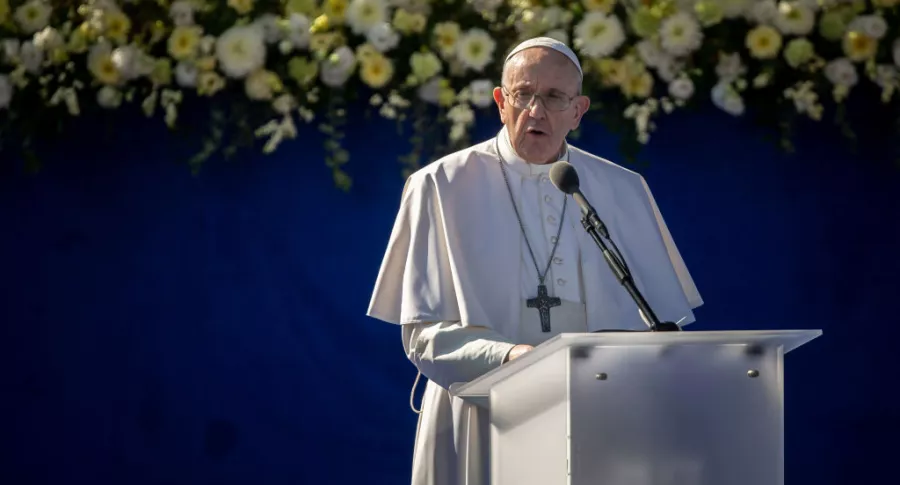 Papa Francisco regaña a antivacunas y dice que tiempo atrás nadie decía nada