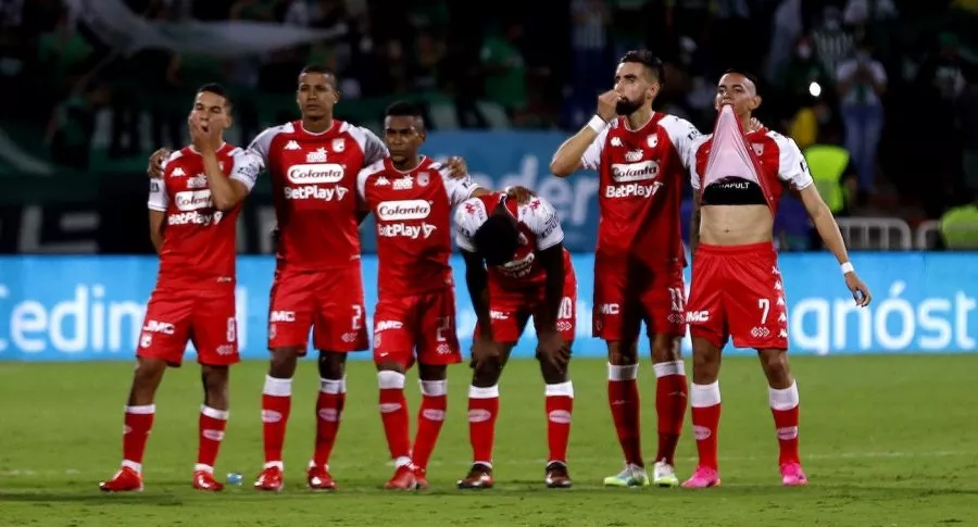 Celebración de Neyder Moreno en el partido de Atlético Nacional vs. Independiente Santa Fe.