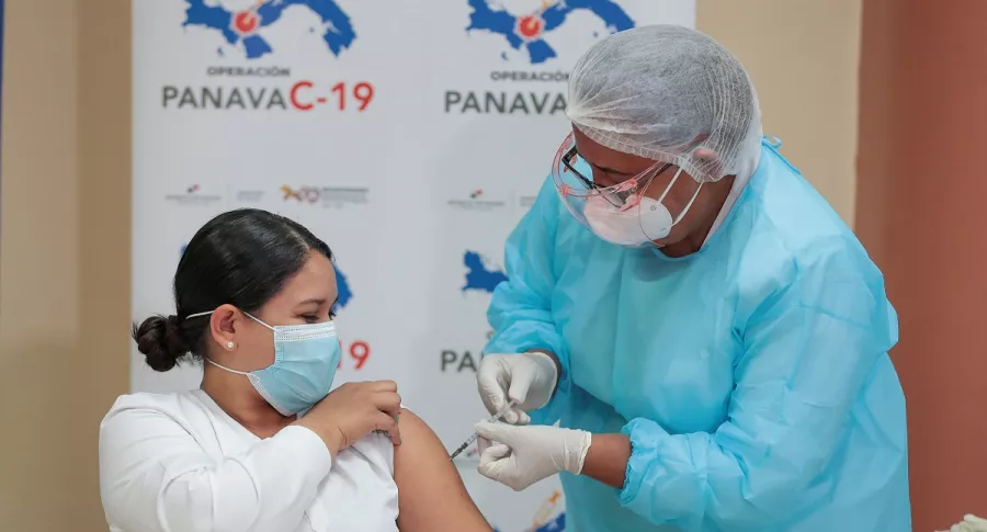 Imagen de vacuna que ilustra nota; Panamá vacunará contra el COVID-19 a todos los turistas