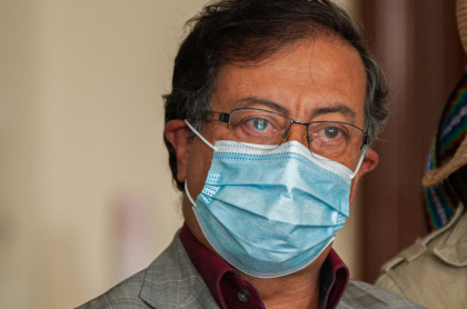 Gustavo Petro ilustra nota sobre qué es la 'cláusula Petro'