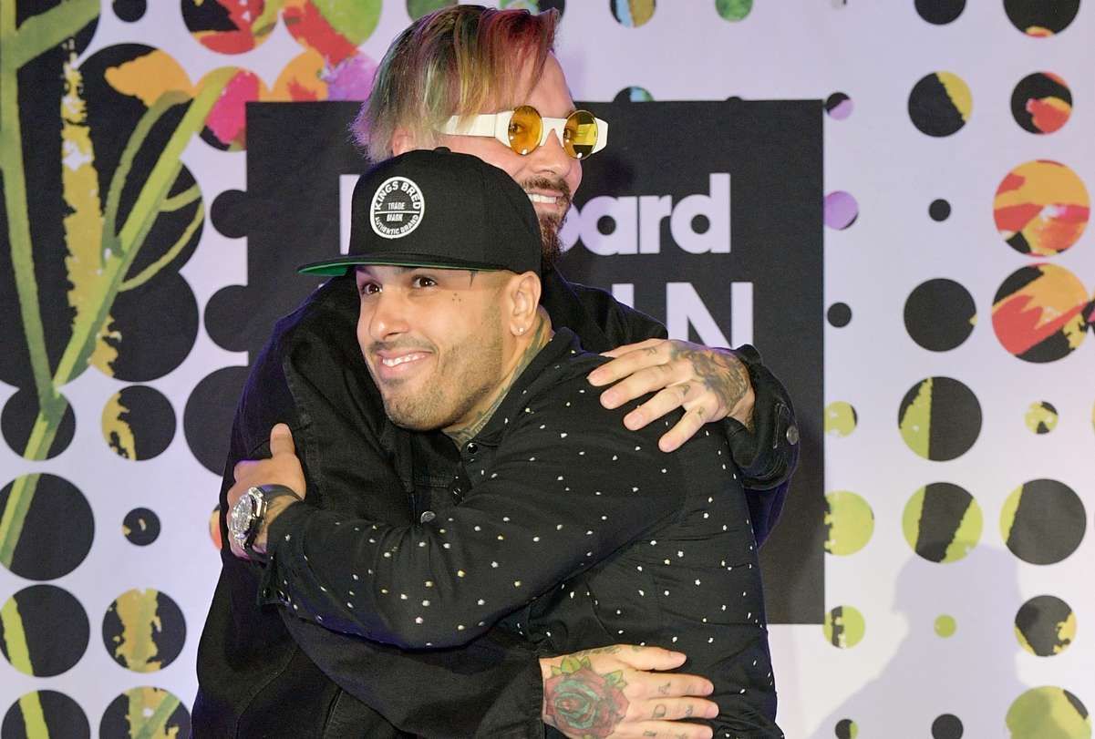 Foto de J Balvin y Nicky Jam, en nota de mensaje de cariño con foto vieja en Instagram.
