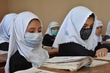 A las niñas afganas se les ha impedido volver al colegio normalmente en varias partes de Afganistán tras el regreso del Talibán.