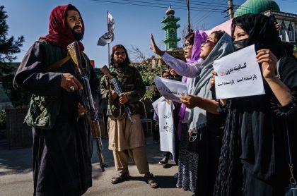 Talibán en Kabul, a propósito de líder talibán que advierte regreso de amputación de manos y ejecuciones
