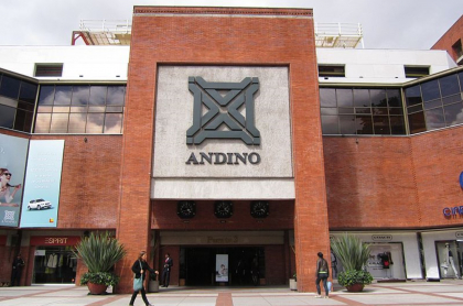 Centros comerciales en Colombia que fueron construidos por Pedro Gómez, que hizo Unicentro.