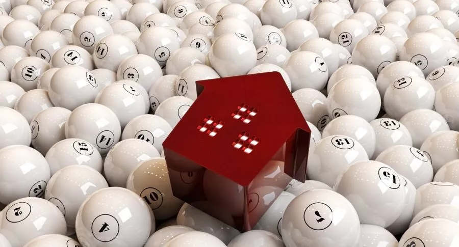 Balotas blancas con casita roja encima ilustra qué lotería jugó anoche y resultados de las loterías de Medellín, Santander y Risaralda.