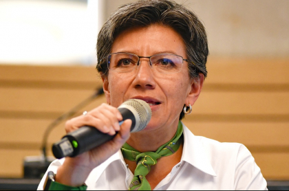 Claudia López, alcaldesa de Bogotá, le deja temporalmente su puesto a Luis Ernesto Gómez.
