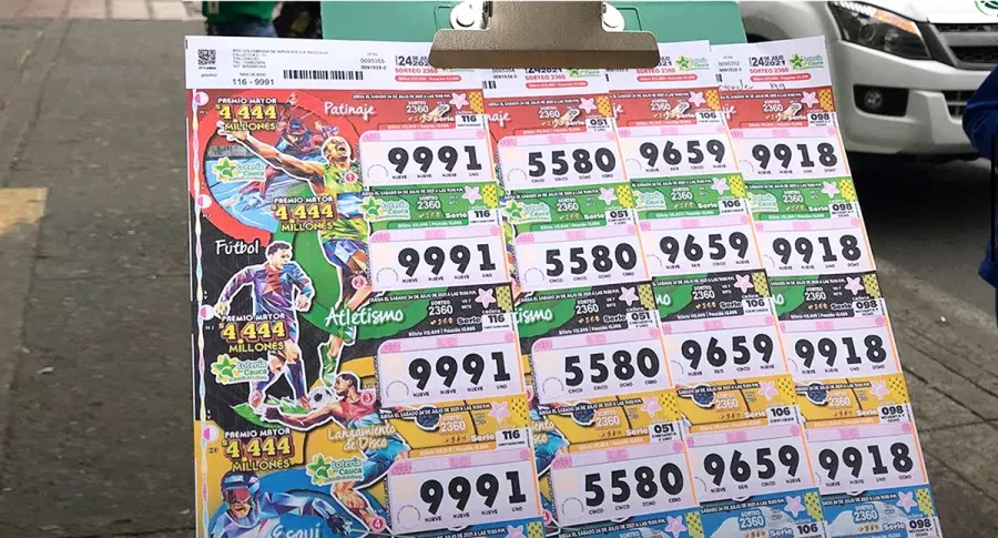 Billetes de lotería luego del sorteo de las loterías de Boyacá y Cauca de septiembre 25.