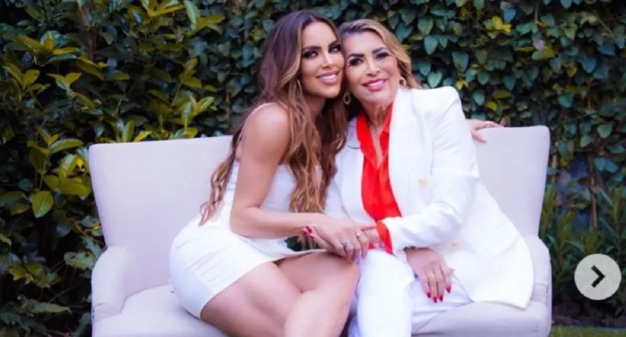 Sara Corrales y la foto que publicó en Instagram junto a su mamá, para invitar a sus fans a comentar