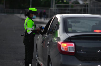 Licencia de conducción ya no será tan fácil de renovar en Colombia en 2021. Aumentó la demanda.