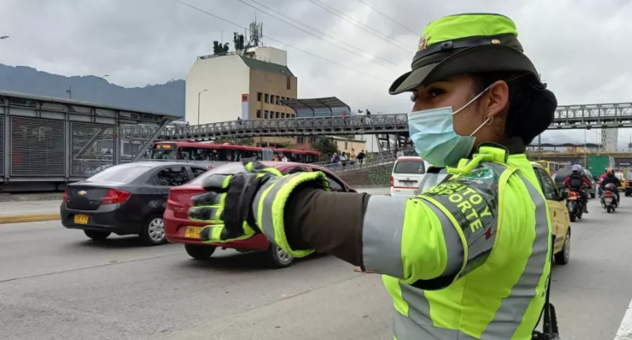 Multas de tránsito tendrán rebajas en Bogotá, con ciertas condiciones de la Secretaría de Movilidad.