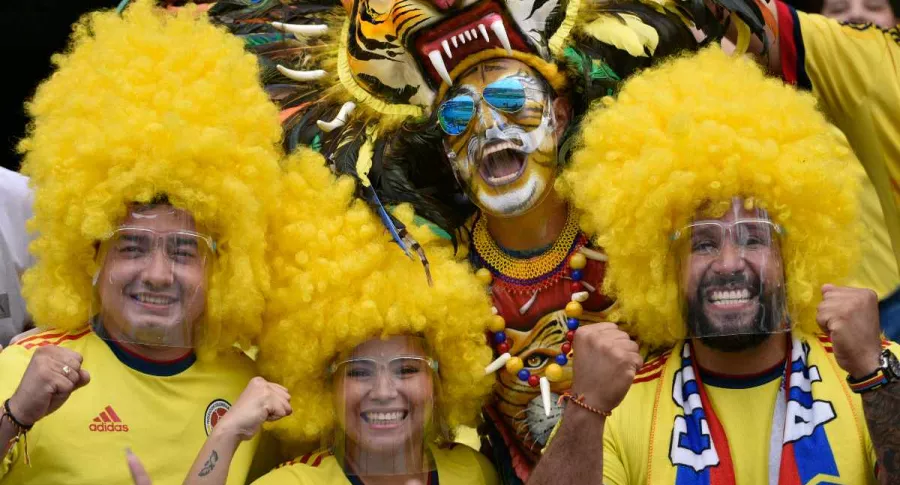 Foto de fanáticos de Selección Colombia, en nota de cuentas para clasificar al Mundial de Catar 2022.