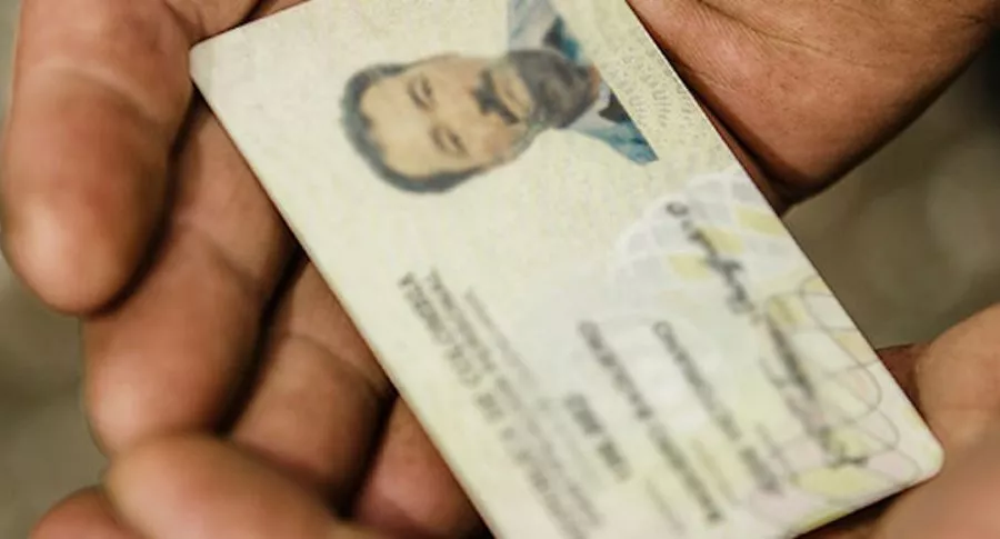 Cédula de un colombiano ilustra nota sobre quiénes no deben pagar por el duplicado de la cédula