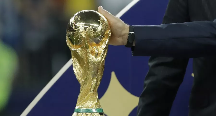 Imagen del trofeo de la Copa del Mundo de la Fifa que ilustra nota; Mundial se haría en Israel
