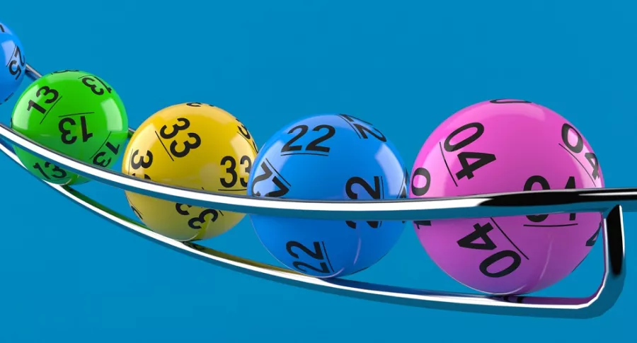Bolas de lotería ilustran nota sobre resultados de las loterías que se sortearon el 13 de octubre