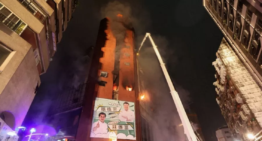 Imagen del edificio quemado en Taiwán; Video de incendio en edificio de Taiwán; hay 46 muertos y 41 heridos