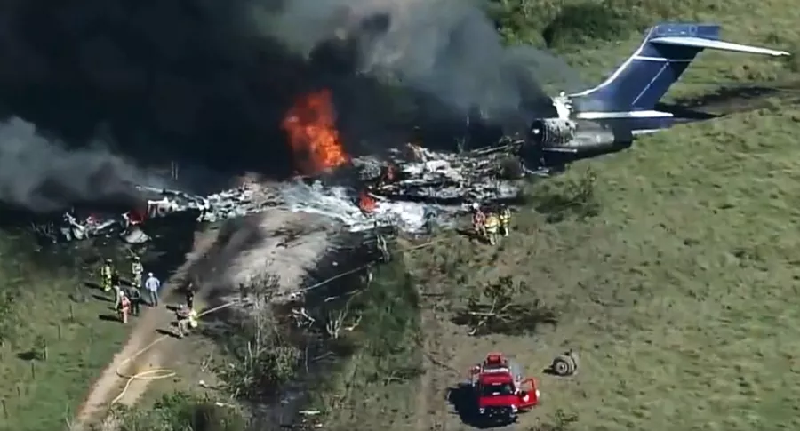Avión accidentado en Texas, Estados Unidos; llevaba 21 pasajeros, uno salió herido.