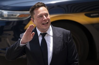 Elon Musk, creador de Tesla y SpaceX podría convertirse en el primer billonario del mundo, gracias a las nuevas expectativas que ha creado en inversores.