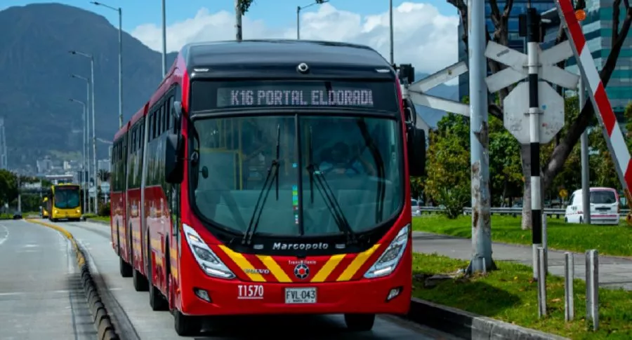 Imagen de bus que ilustra nota; Día sin IVA: cómo funcionará Transmilenio este jueves octubre 28