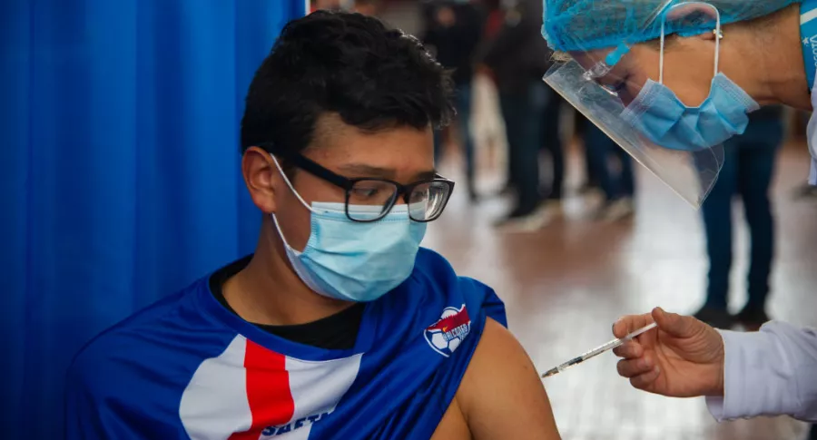 Vacunación ha sido clave para contener la pandemia en Bogotá.