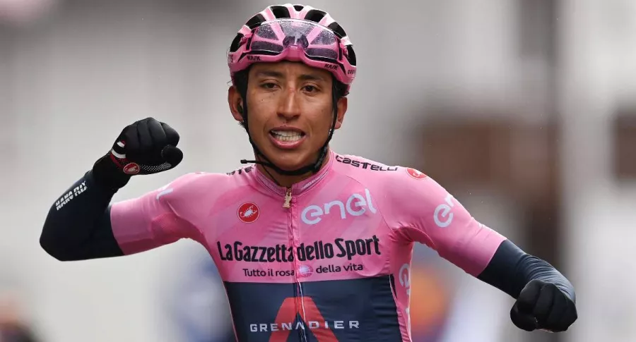 Foto de Egan Bernal, en nota de evento histórico en el que reaparecerá como campeón del Giro de Italia.