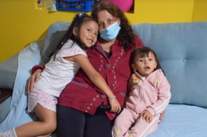 Stella Castro y su familia.