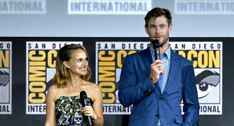Natalie Portman y Chris Hemsworth en el Comic Con 2019, dos años antes de verse en el rodaje de 'Thor: Love and Thunder'.