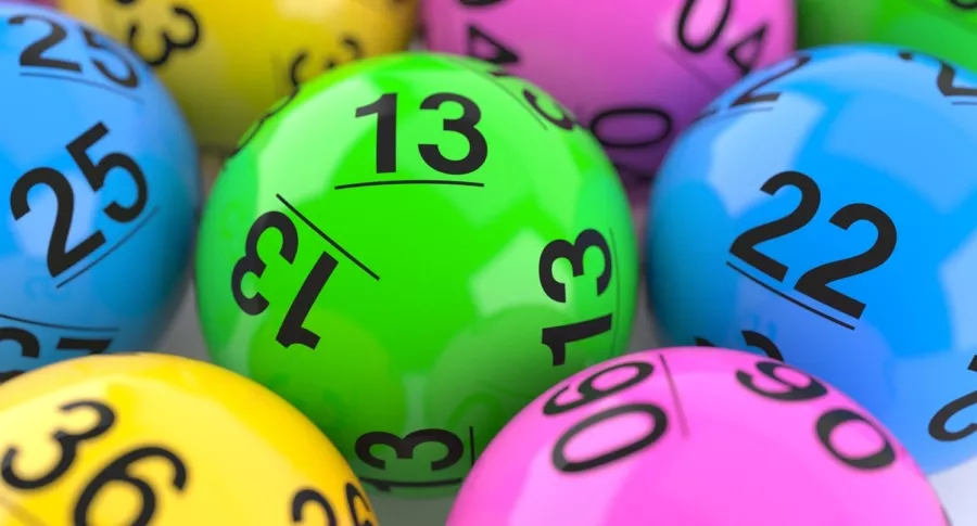 Bolas de números ilustran notan sobre resultados de la Lotería de Bogotá y la de Quindío