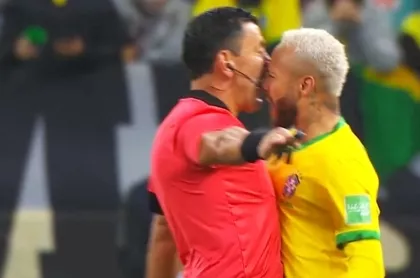 Neymar agrede al árbitro en partido Brasil vs. Colombia por Eliminatorias