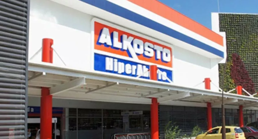 Foto de tienda de Alkosto en Cali, en nota de qué lío tuvo la empresa por inconsistencia de precios y qué anunció.