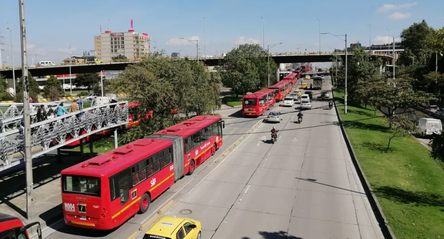 Acceso al norte de Bogotá por Transmilenio está congestionado hoy.