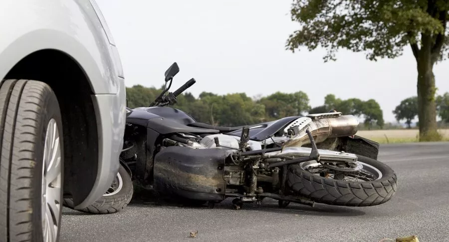 Imagen que ilustra un accidente en moto. 