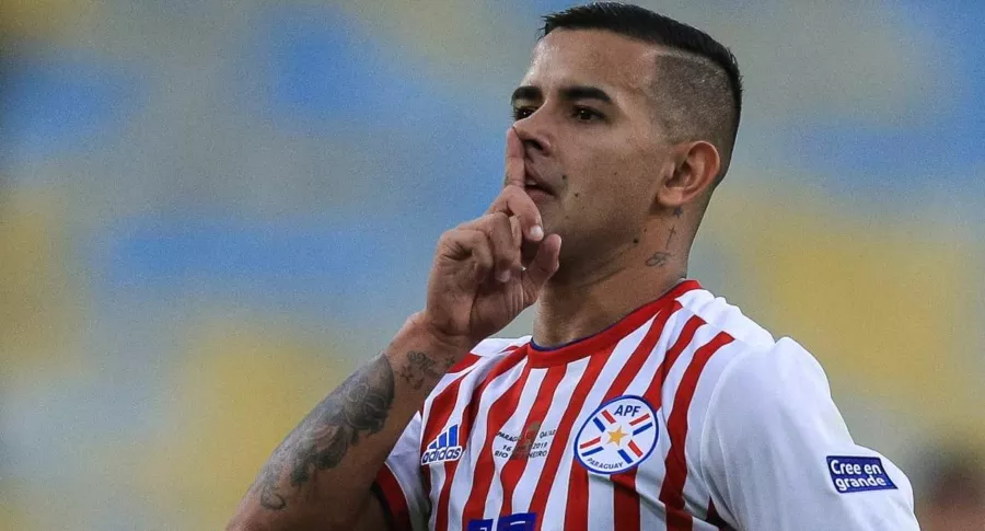 Foto de Derlis González, en nota de qué jugador renunció a selección de Paraguay.