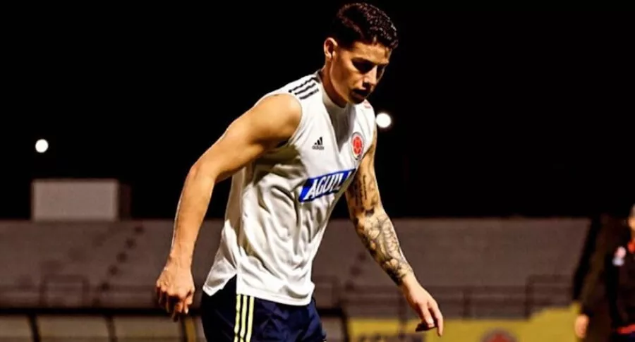 James Rodríguiez entrena, antes de enfrentar a Paraguay.