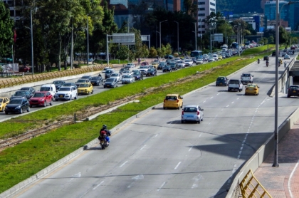 Carros que no tienen pico y placa en Bogotá y otras ciudades de Colombia por ser híbridos.